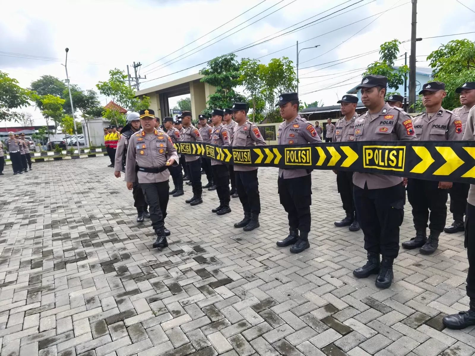 Siaga Hadapi Situasi Kontijensi, Kapolres Sukoharjo Pimpin Apel Dalmas dan Raimas