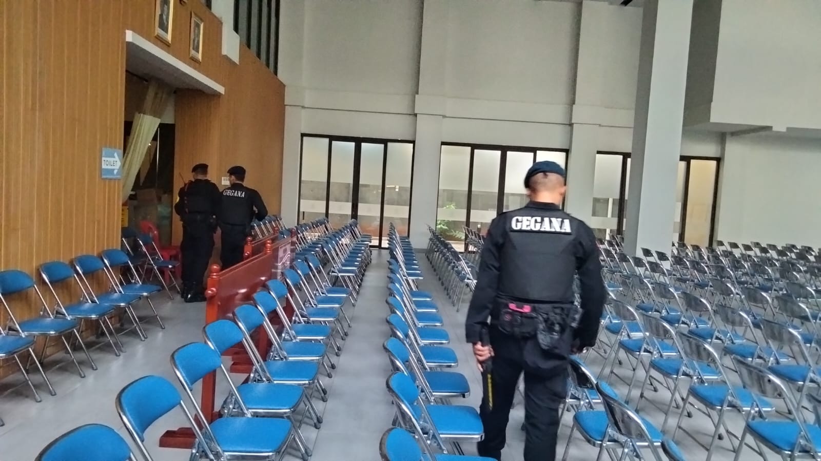 Polisi Amankan Ibadah Paskah di Gereja Katedral Jakarta dengan Pengamanan Ketat