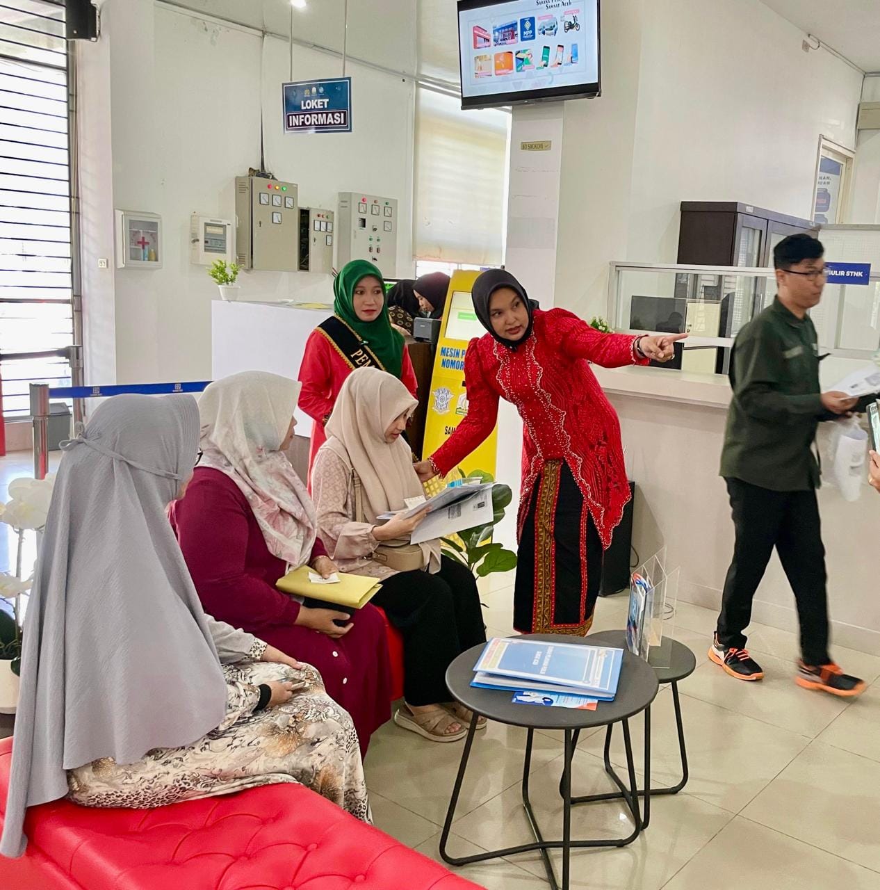 Sambut Hari Kartini, Samsat Banda Aceh Hadirkan Jalur Khusus untuk Wajib Pajak Perempuan