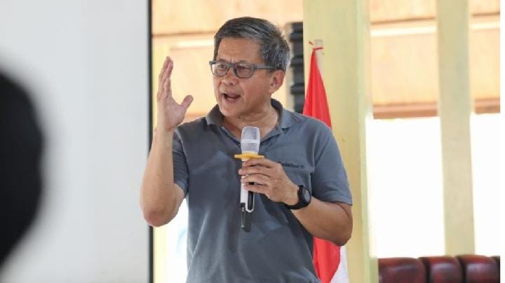 Dari Riau ke Seluruh Nusantara Rocky Gerung Serukan Aksi Nyata Melawan Karhutla