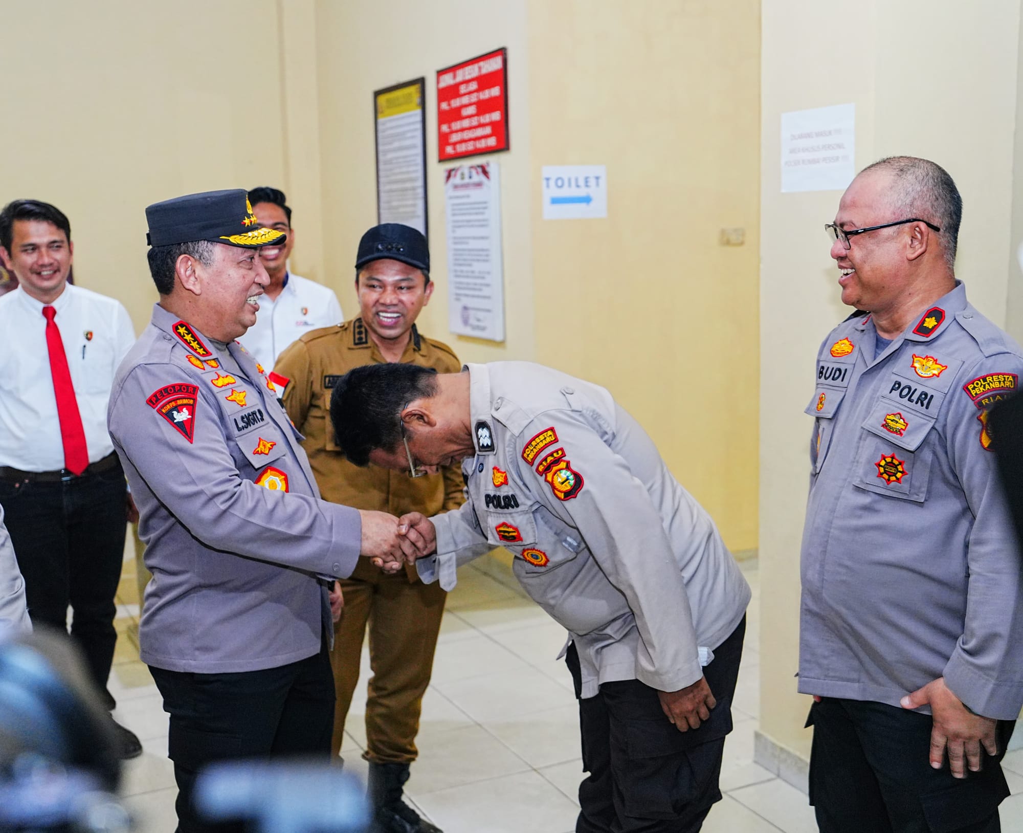 Kapolri Angkat Aiptu Jimmi Jadi Perwira, Pemilik Pesantren Gratis Dapat Apresiasi
