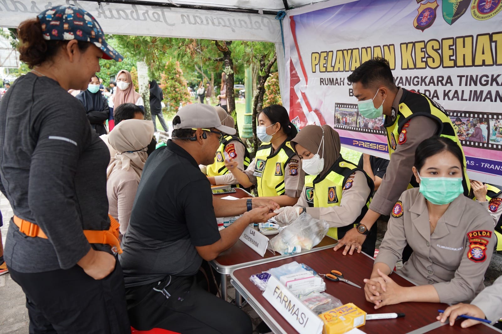 Hadir Di CFD, Masyarakat Antusias Manfaatkan Layanan Kesehatan Gratis Rumkit Bhayangkara Polda Kalteng