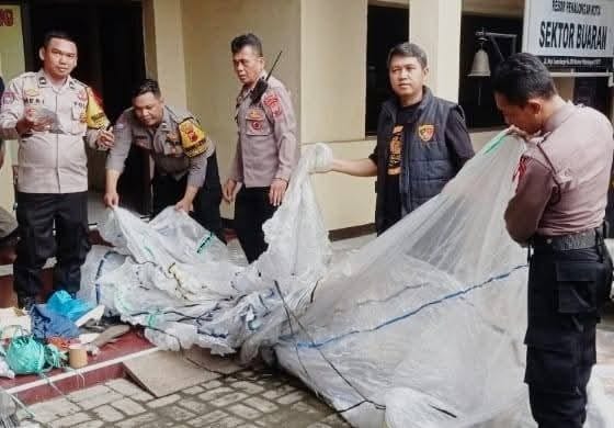 Polres Pekalongan Amankan Puluhan Balon Udara Liar