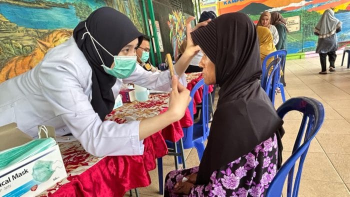 Polresta Malang Kota Sapa Warga Kampung Warna-Warni Lewat Layanan Kesehatan Gratis