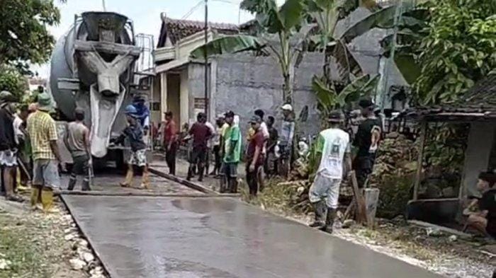 Swadaya Rp 5 Ribu, Warga Grobogan Perbaiki Jalan Sepanjang 125 Meter