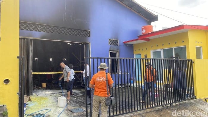 Kebakaran Lahap Gudang Detergen di Kawasan Gajahmungkur Semarang