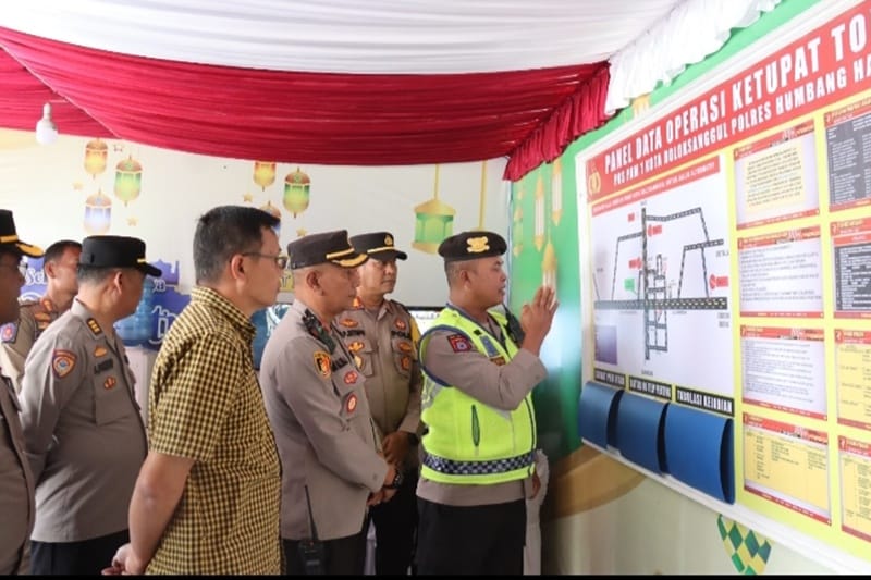 Plt Kapolres Humbahas Tinjau Pos Pam dan Pos Yan Operasi Ketupat 2025