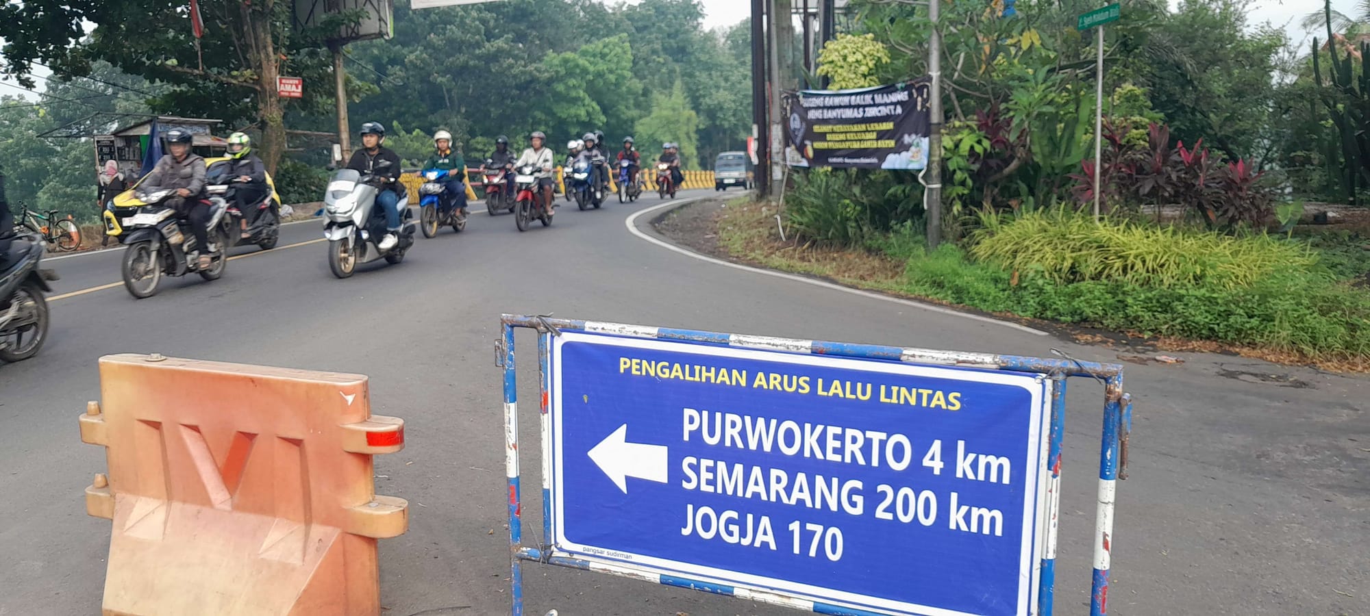 Mengurai Kemacetan, Polisi dan Dishub Banyumas Kerja Sama di Jalur Ajibarang