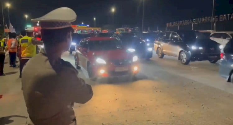Polda Jateng Terapkan One Way Lokal Kalikangkung–Pejagan untuk Atasi Arus Balik