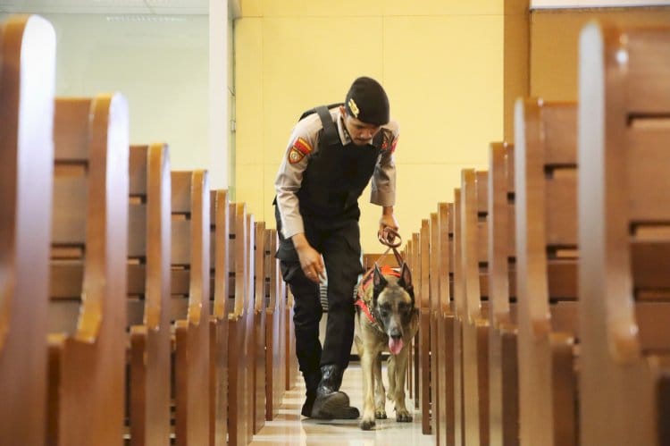 Anjing Pelacak Dikerahkan Polres Kota Tegal Sterilisasi Gereja Jelang Paskah