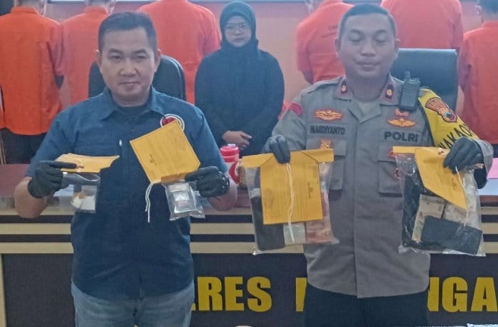Bongkar Jaringan Narkoba, Polres Karanganyar Amankan Dua Tersangka