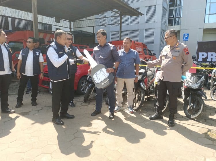 Spesialis Gadai Mobil Ilegal Dibekuk Polda Jateng