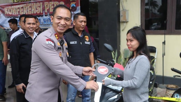 Polres Tegal Kota Serahkan Motor Curian ke Warga, Tanpa Biaya