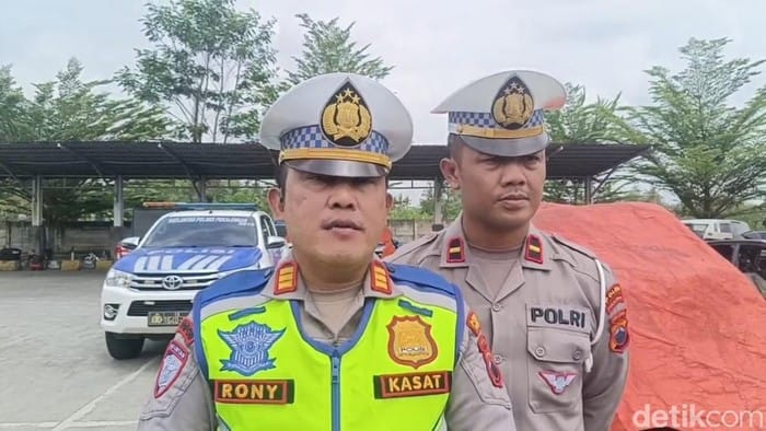 Adu Banteng di Tol Pekalongan, Mobil BRV Ternyata Melawan Arah 13 Km