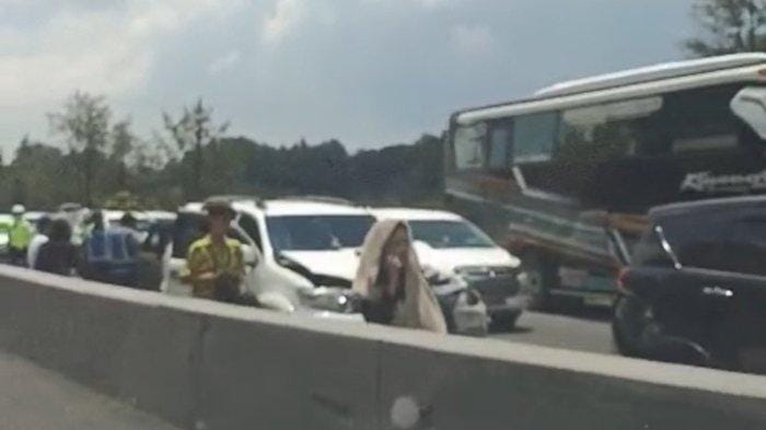Kecelakaan Beruntun di Tol Solo-Semarang, 4 Kendaraan Terlibat akibat Sopir Kurang Konsentrasi
