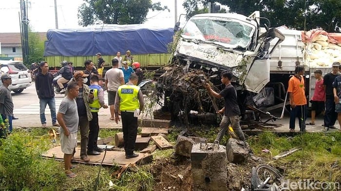 Kecelakaan Beruntun Maut di Bangjo Comal Baru Pemalang, Kronologi Lengkap