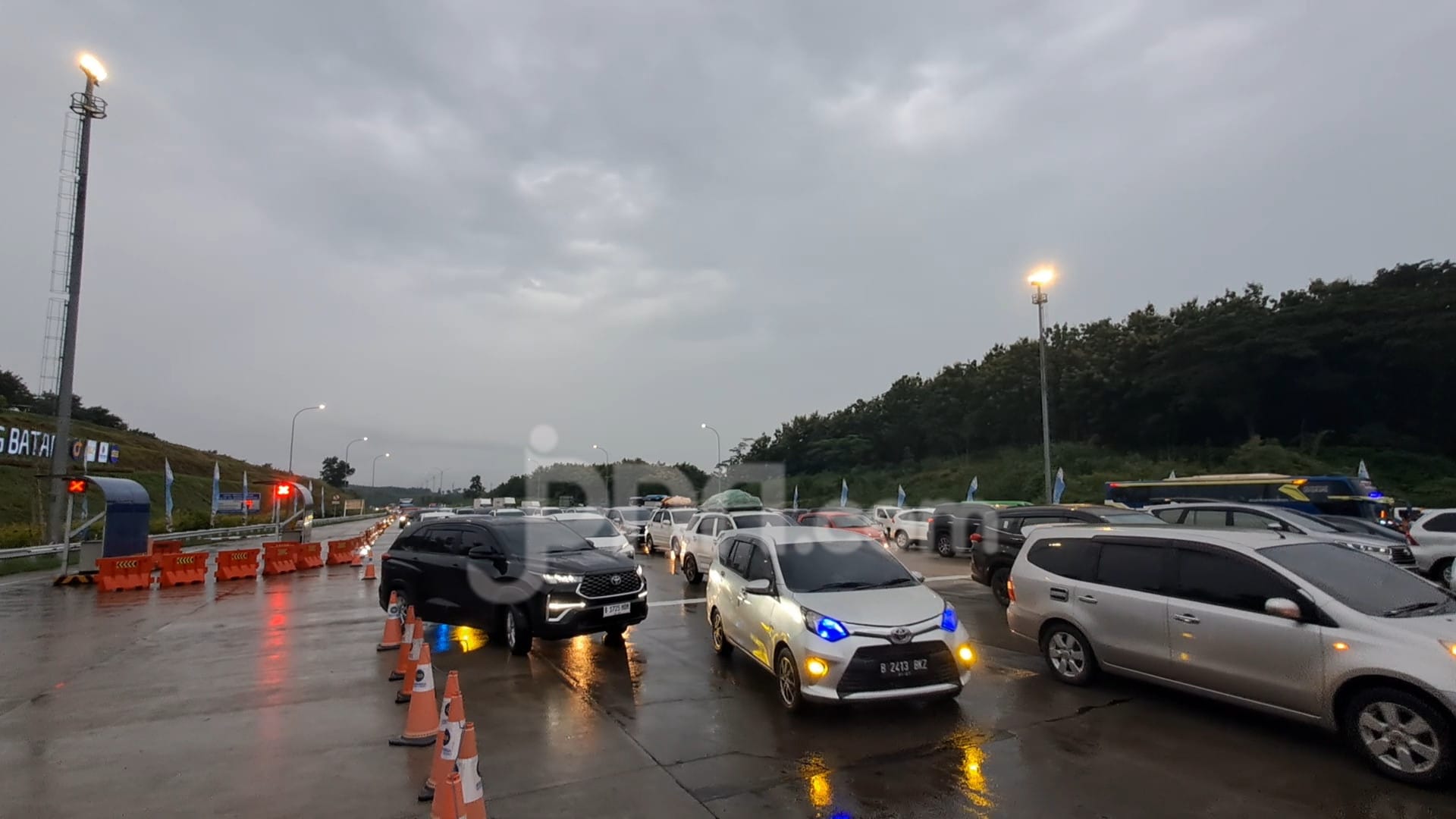Cegah Kelelahan, Polda Jateng Sarankan Dua Sopir Saat Arus Balik