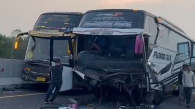 Bus Bonek Kecelakaan di Tol Pekalongan, 1 Tewas