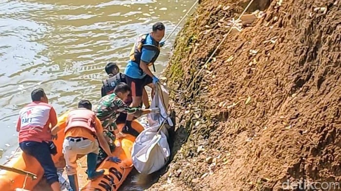 Warga Geger, Mayat Pria Tanpa Identitas Mengapung di Sungai Bogowonto