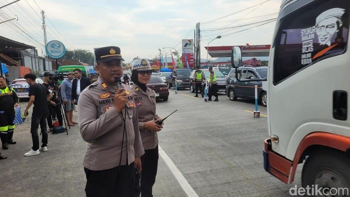 Pasutri Polisi di Banyumas Rela Berjauhan dengan Anak Demi Kelancaran Mudik