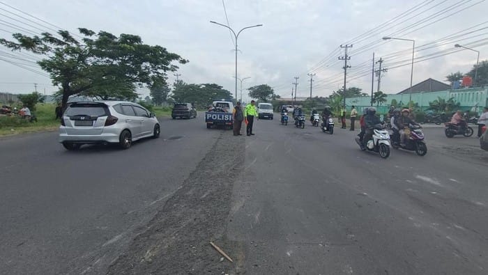 Lima Kendaraan Terlibat Kecelakaan Beruntun di Karanganyar