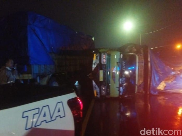 Kecelakaan Truk Tronton 'Aku Rapopo' di Klaten, Lalin Sempat Tersendat