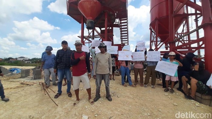 Pabrik Cor Beton di Pati Dikecam Warga, Diduga Timbulkan Debu di Permukiman