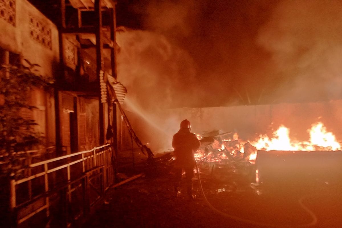 Kebakaran Hebat Landa Kandang Ayam di Banyumas, Rugi Ratusan Juta Rupiah