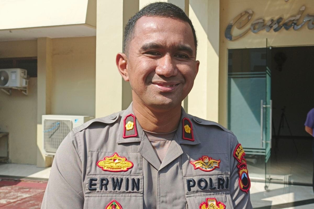 Pencuri Tomat 50 Kg Diamankan Warga Semarang, Mobilnya Jadi Sasaran Amuk