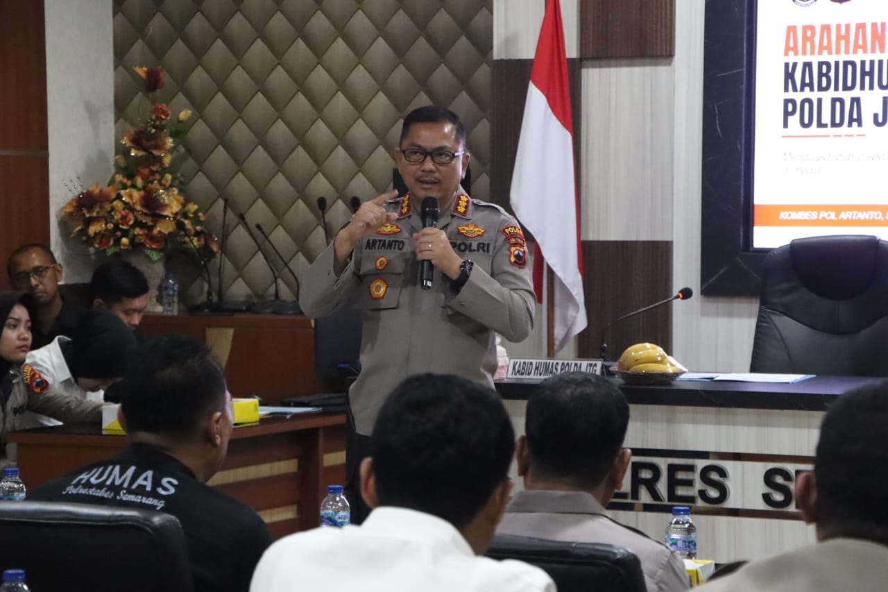 Kabid Humas Polda Jateng Berikan Arahan Kepada Personel Polres Semarang