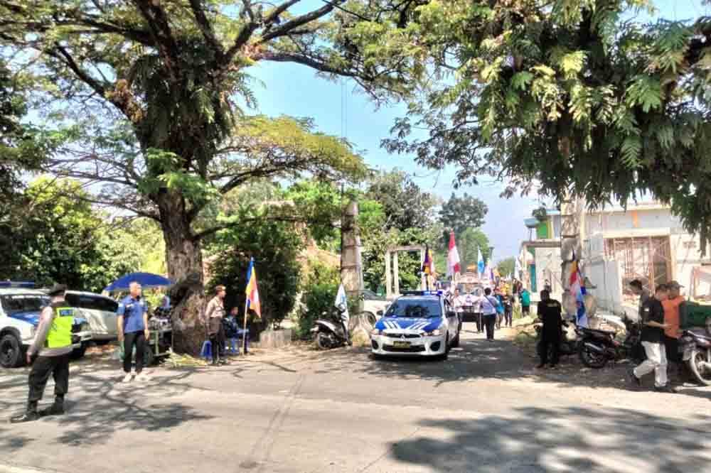 Polres Grobogan Kerahkan Puluhan Personel Amankan Pengambilan Api Dharma Waisak di Mrapen