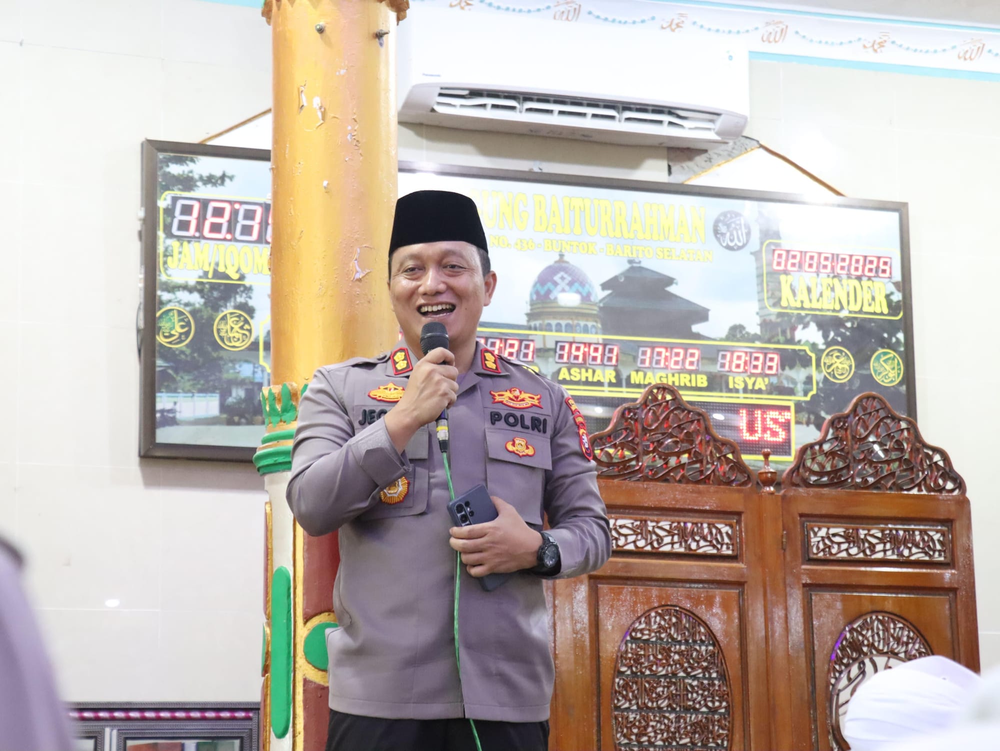 Lebih Dekat Dengan Masyarakat, Kapolres Barsel Silaturahmi Bersama Pengurus Dan Jemaah Masjid Agung