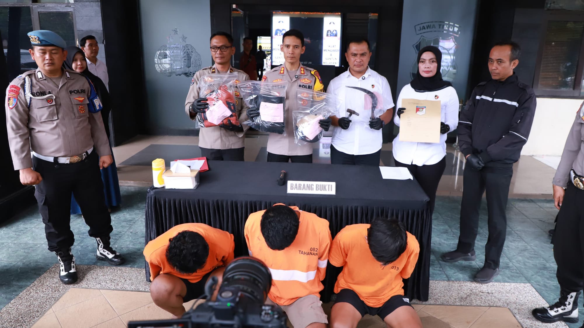 Polresta Malang Kota Amankan Lima Tersangka Pengeroyokan di Kafe Jl Ciganjur