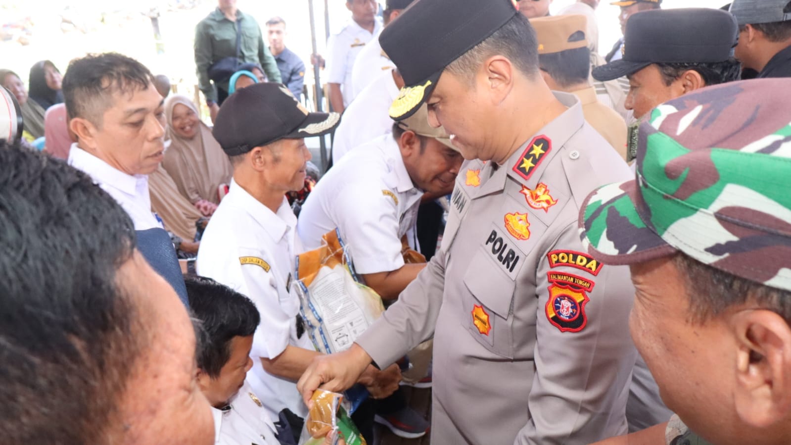 Kapolda Kalteng Hadiri Pembukaan Pasar Murah di Kapuas, Harap Dongkrak Kesejahteraan Warga
