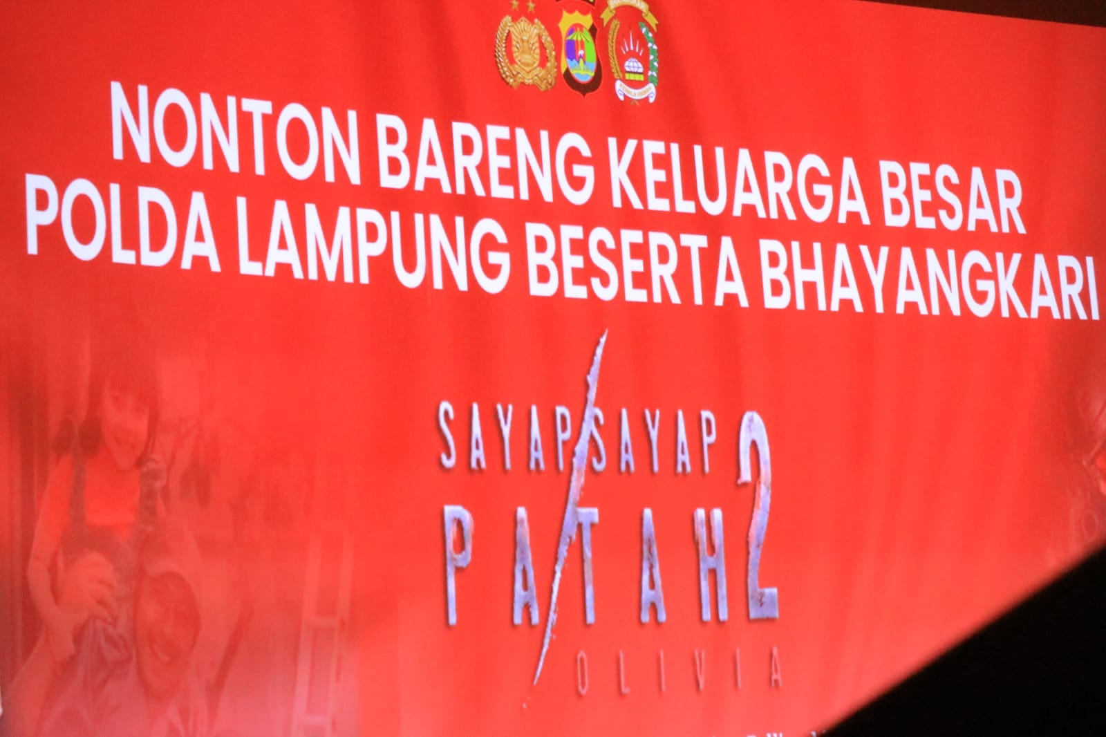 Cegah Radikalisme, Kapolda Lampung Gelar Nobar “Sayap-Sayap Patah 2” Bersama Masyarakat