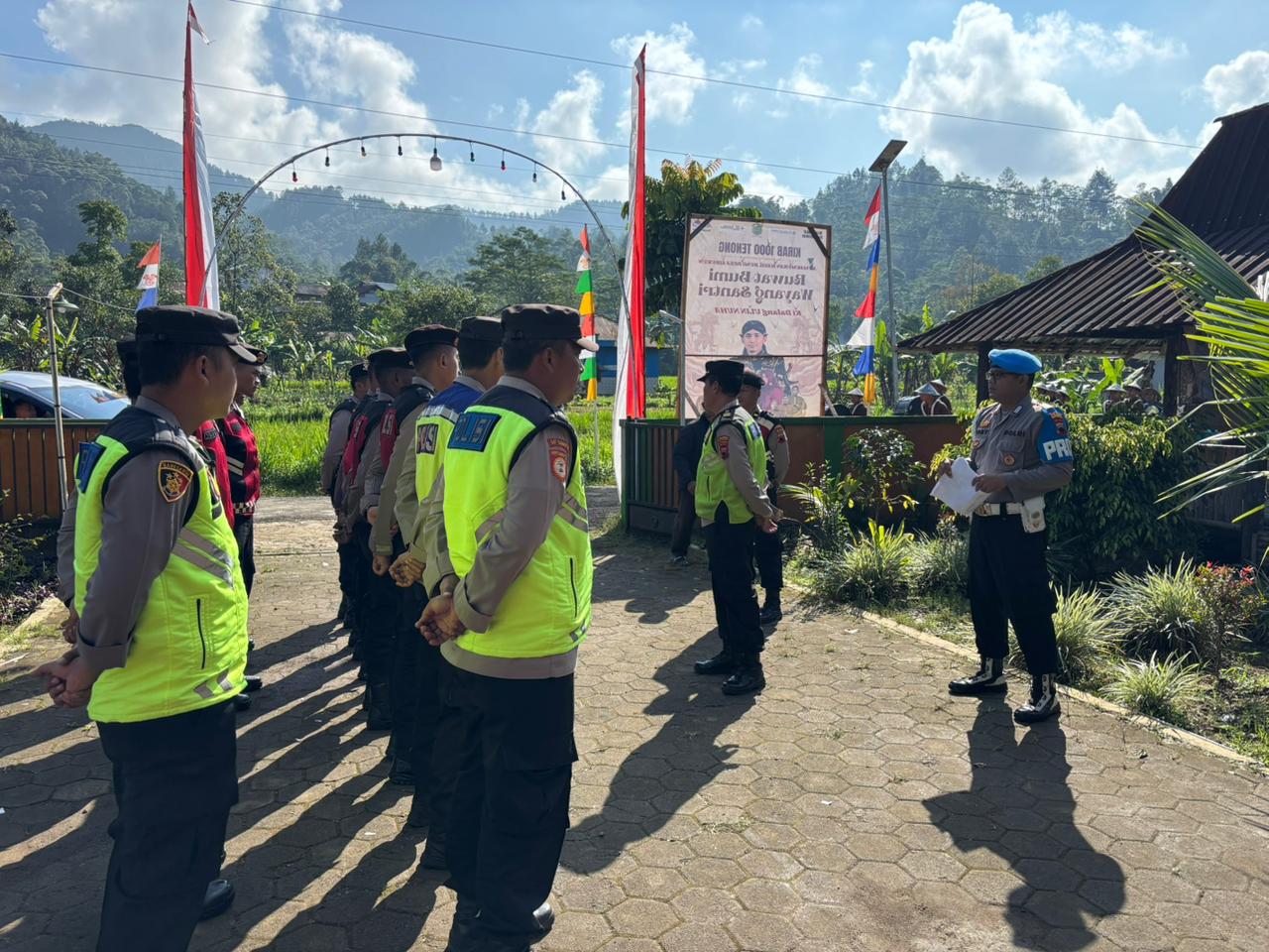Polres Banjarnegara Bersama Instansi Terkait Kawal Kunker Wamendes PDT