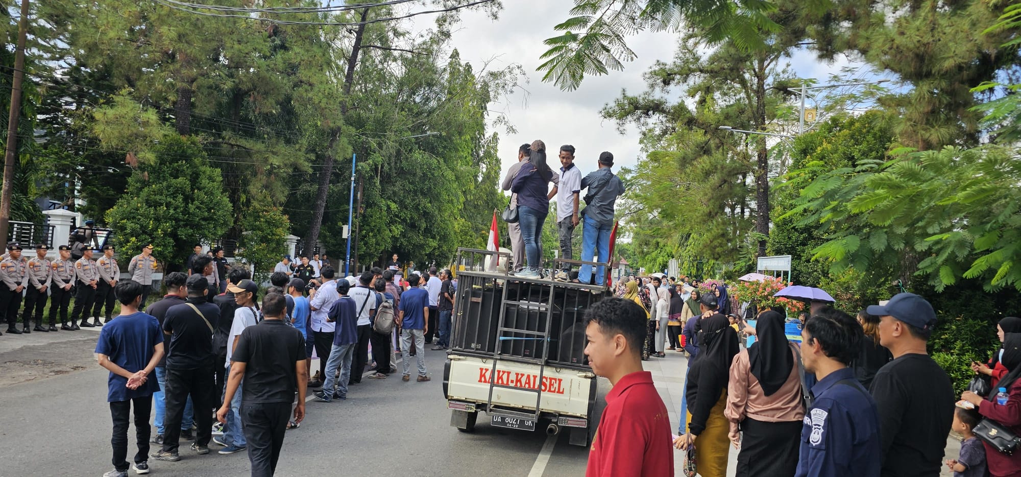 FMPKB Gelar Aksi Damai di DPRD Banjarbaru, Minta Penegakan Hukum Kasus Toko Mama Ditegakkan Seadil-adilnya