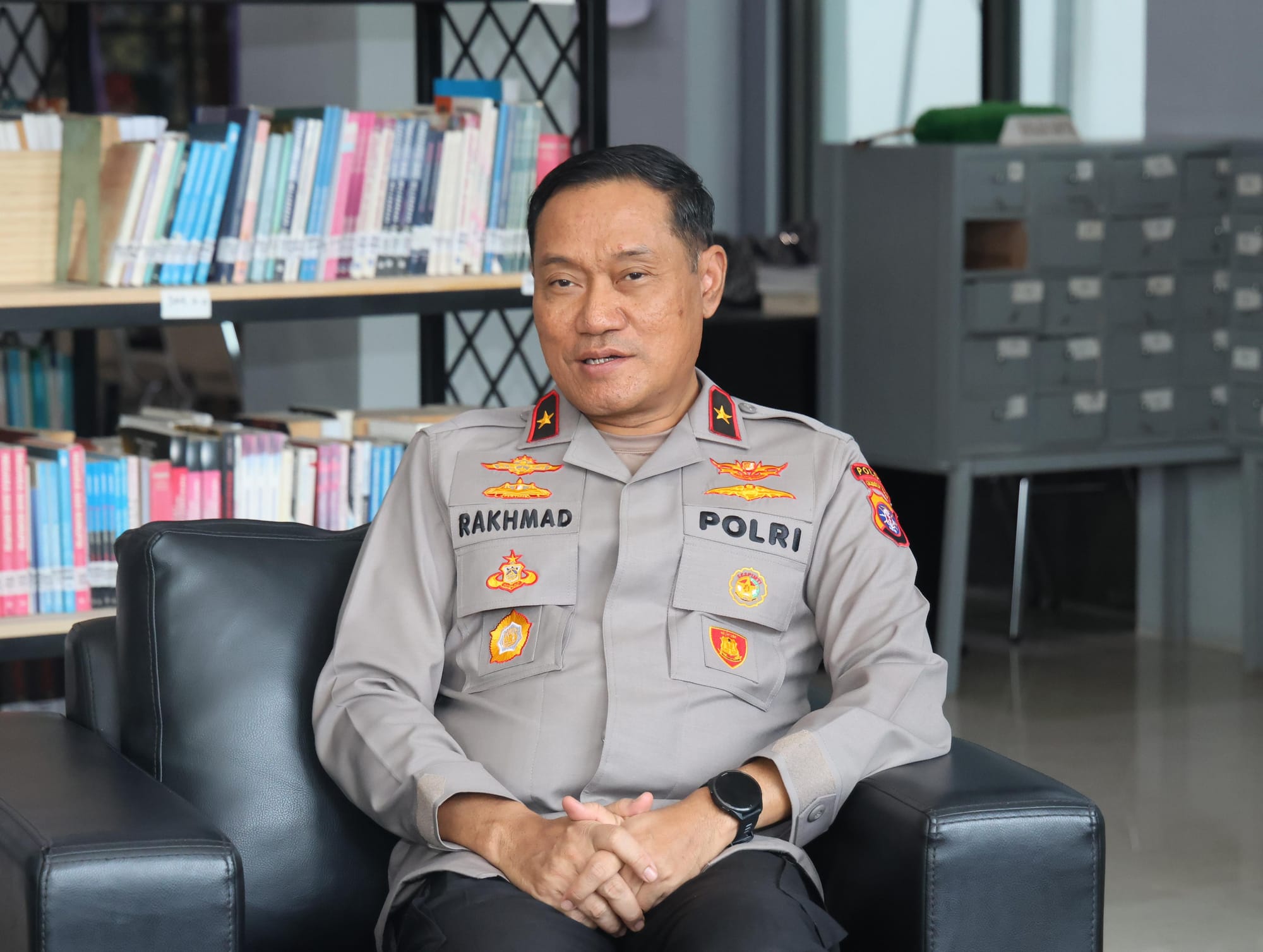 Perkuat Pemahaman Publik, Wakapolda Kalteng Luncurkan Buku Soal Program Polri dan Pemerintah