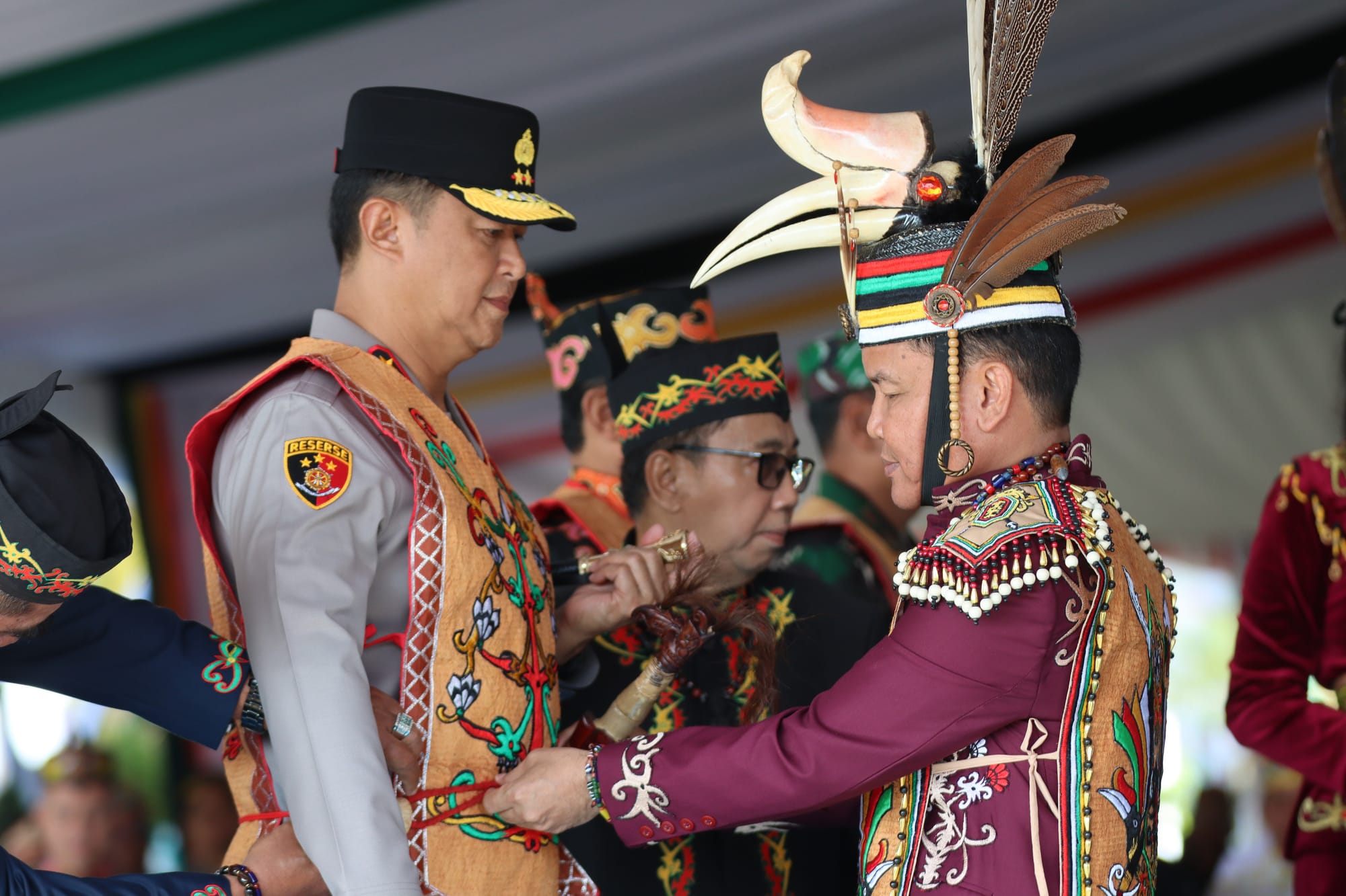 Kapolda Kalteng Dianugerahi Gelar Kehormatan Adat oleh DAD Kalteng