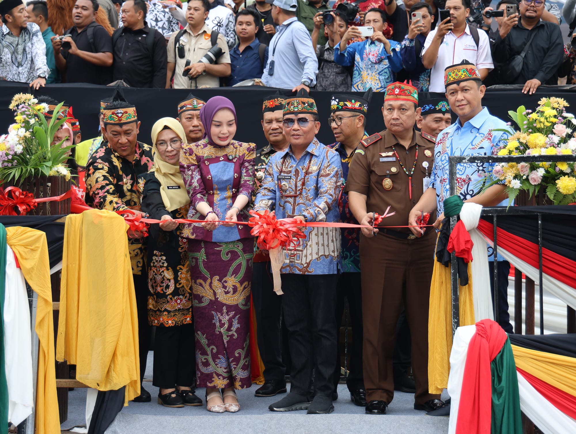 Sinergi Dukung Wisata Hijau, Kapolda dan Gubernur Kalteng Luncurkan Kapal Susur Sungai