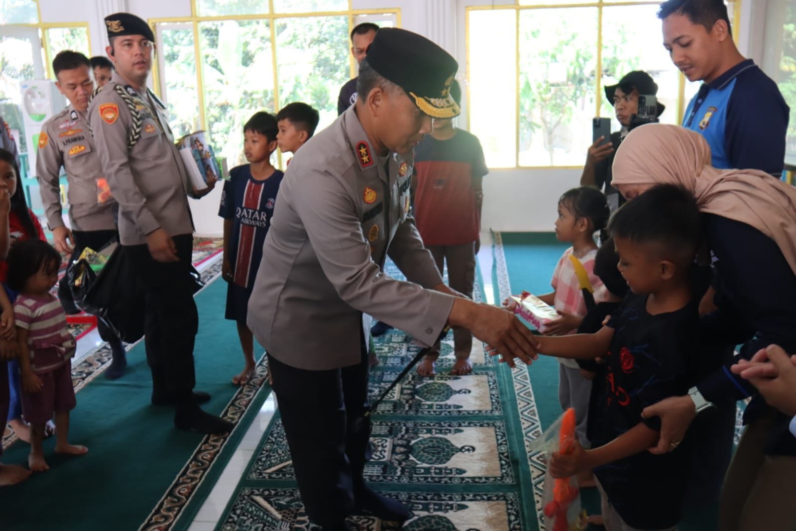 Trauma Healing Korban Gempa 6,3 SR, Kapolda Bengkulu Hadir Beri Dukungan Langsung