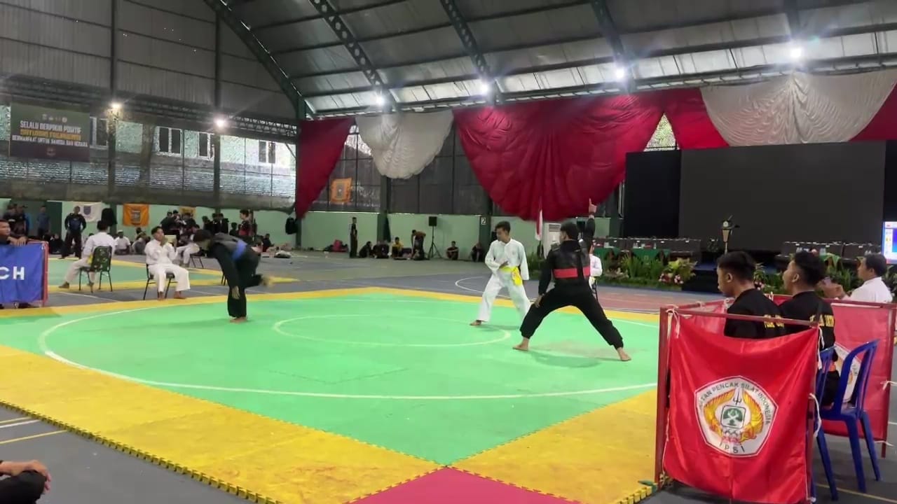 Bangga! Bripda Sholeh Maulana Raih Medali Emas untuk Polres Lamongan di Ajang Pencak Silat