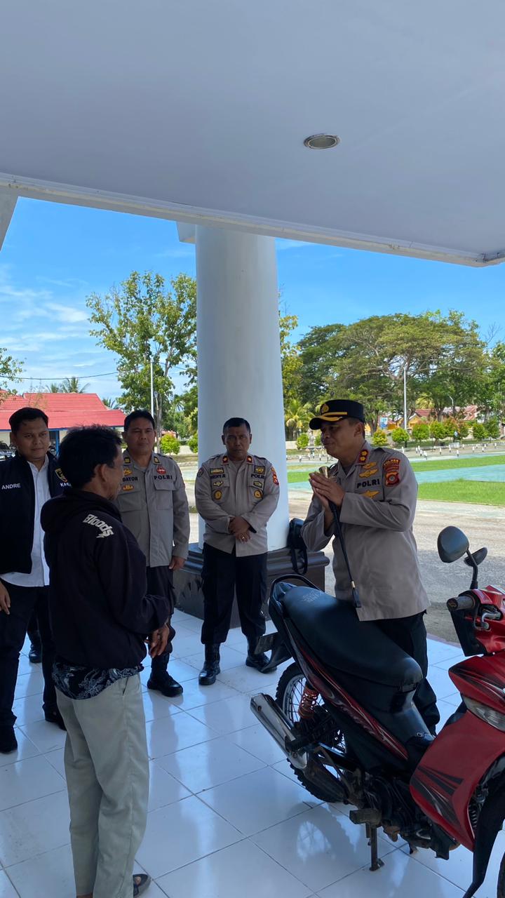 Korban Premanisme dan Pembakaran di Pohuwato Terima Bantuan Motor dari Kapolres
