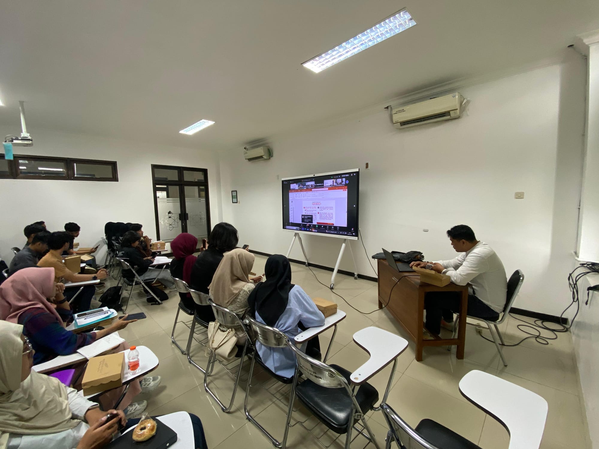 Tiga Pakar Hukum Ulas RKUHAP, Desak Pembaruan Berbasis Efisiensi dan Kepastian
