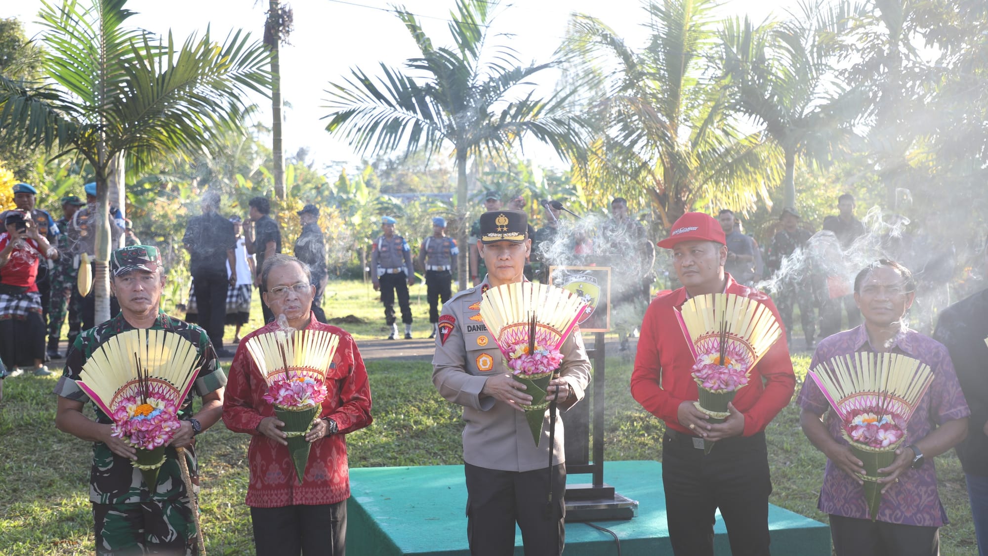 Peringati Hari Bakti Kodam IX/Udayana, Kapolda Bali Lakukan Penanaman Pohon