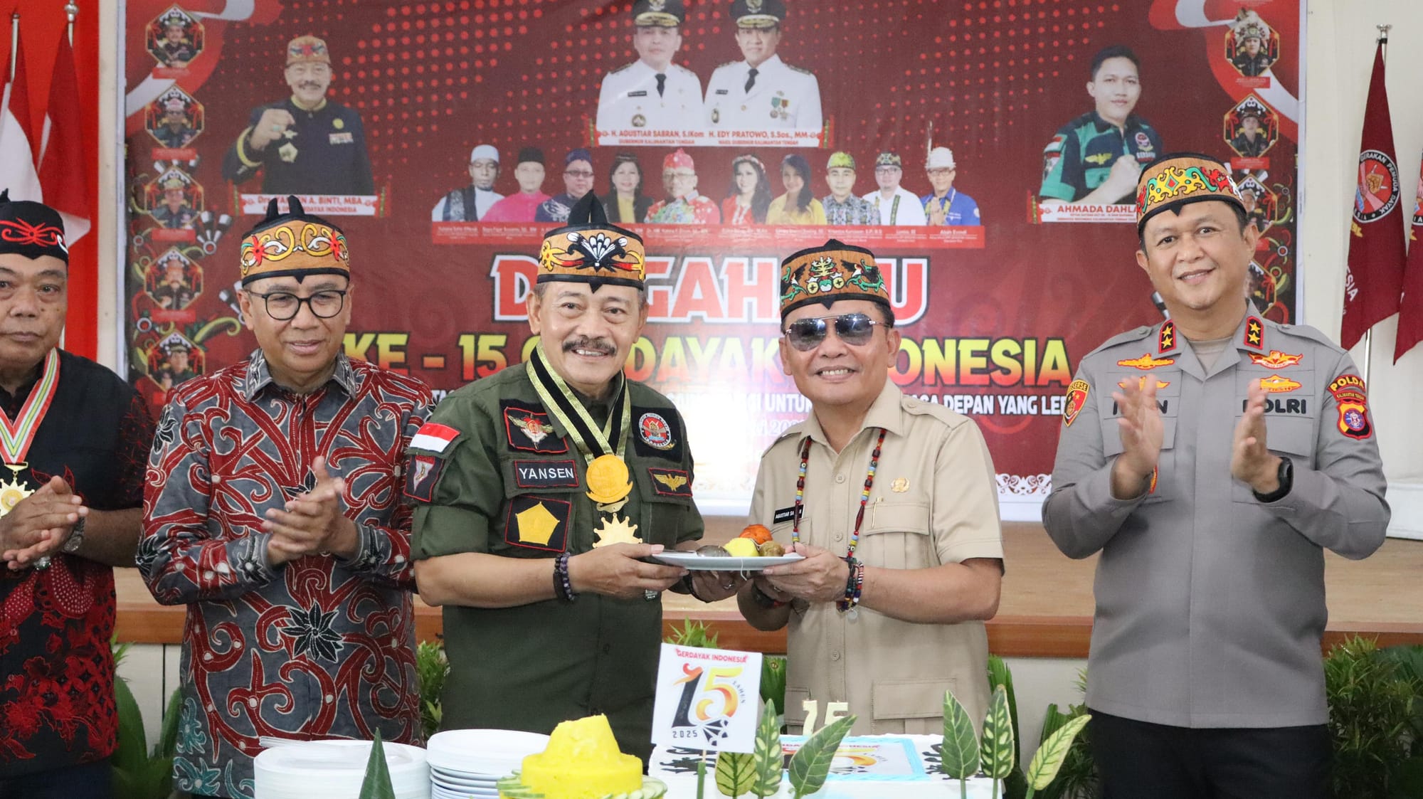 Pererat Sinergi, Kapolda Kalteng Turut Meriahkan Rapimda dan HUT ke-15 Gerdayak Indonesia 2025