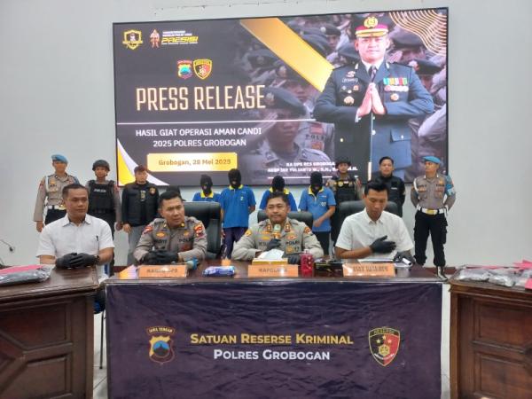 Cegah Premanisme, Polisi Sapu Bersih Parkir Liar di Grobogan