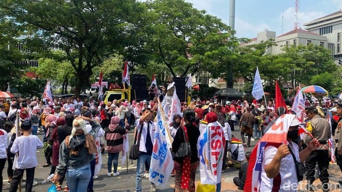 Jelang May Day, Polisi Semarang Amankan Puluhan Botol dan Kayu Saat Razia