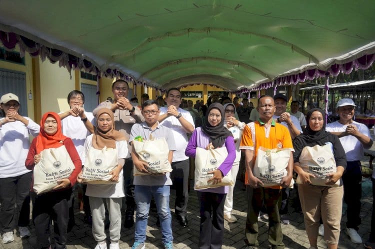 May Day Blora 2025: Penyerahan Paket Sembako Warnai Peringatan Hari Buruh