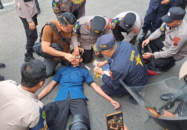 Demo Buruh di Semarang Ricuh, Polisi Amankan Belasan Peserta Aksi